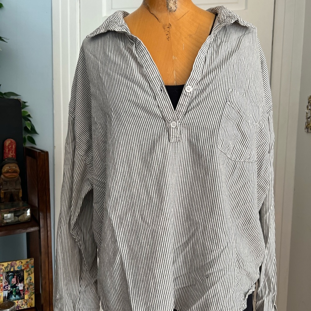 Striped linen flowing top.